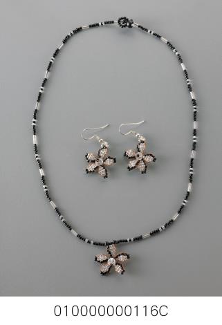 諾魯透明星果藤珠花套鍊