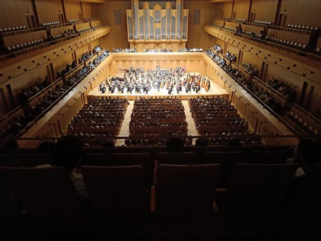 國臺交於東京歌劇城音樂廳演出實景，1632席觀眾席超過9成樂迷入場欣賞