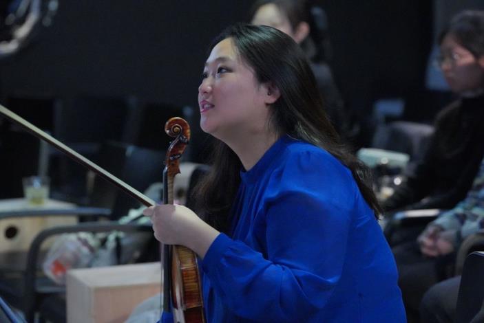 在大師班現場，朴秀藝以細膩而專注的方式與學員交流，從技術到音樂思考，耐心回應每一個問題。