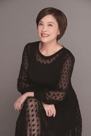 女高音林玲慧再度詮釋威爾第《安魂曲》，以深厚聲樂功底詮釋祈禱與救贖的情感。