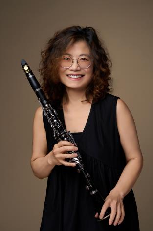 蕭也琴 (HSIOU, Yee-Chin)