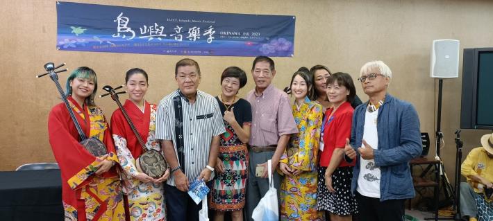 （由左至右）沖繩民謠歌手稻嶺幸乃、又吉佑衣及櫻庭步