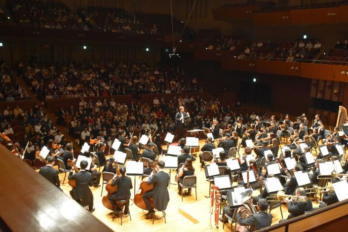 National Taiwan Symphony Orchestra perform in Japan.