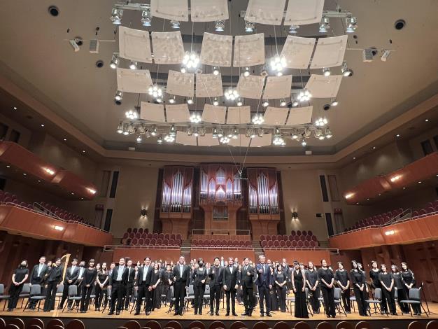 National Taiwan Symphony Orchestra perform in Japan.