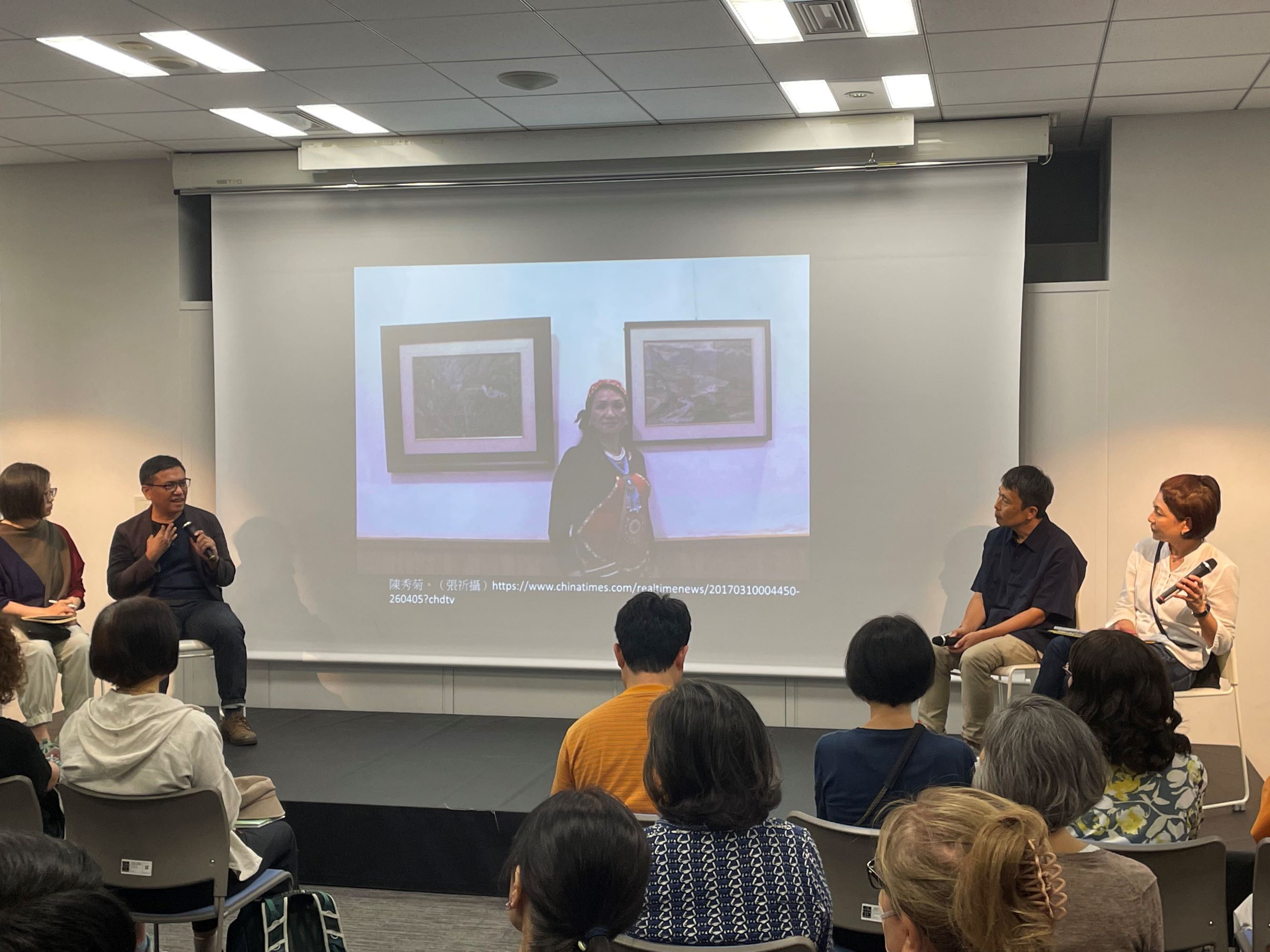 Author talk in Japan features Taiwanese novelist and Japanese manga artist 