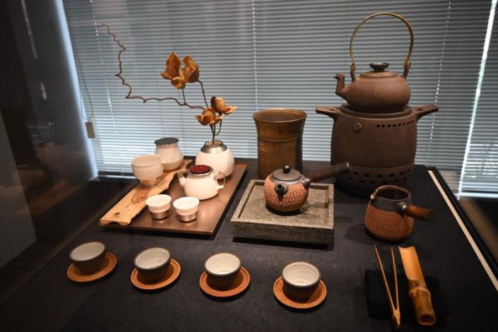 Tea wares by artist Tseng Jing-shiau