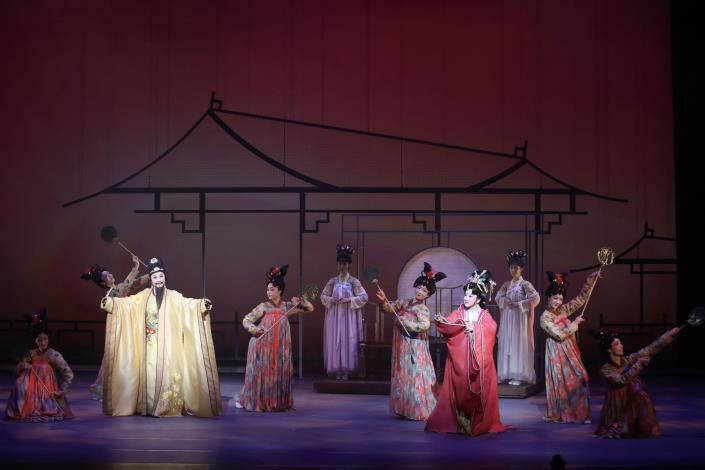 Tang Mei Yun Taiwanese Opera Company's theatrical work 'Swan Banquet'