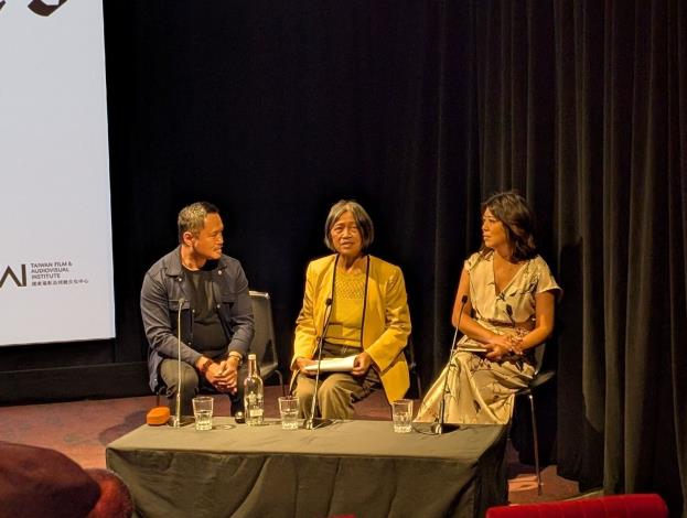 On Apr. 12, Huang Yu-shan (center) attended the 'Taiwan New Cinema Symposium'
