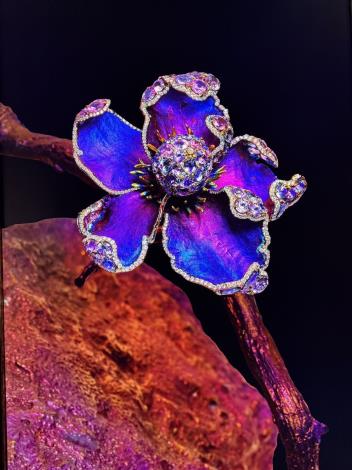 Museum in Houston hosts exhibition by Taiwanese titanium artist
