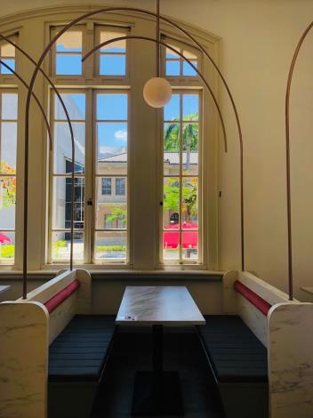 藝文咖啡廳內部-2