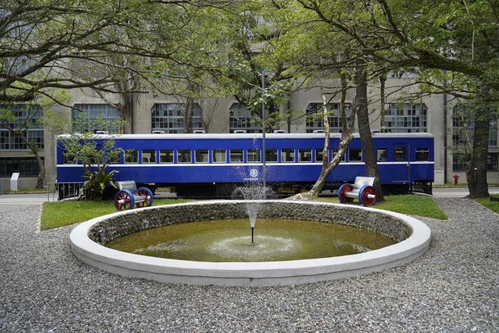 1.國家鐵道博物館推出假日限定乘車體驗，邀請民眾感受搭乘典藏車輛穿梭於古蹟建築與景觀綠廊之間的樂趣。