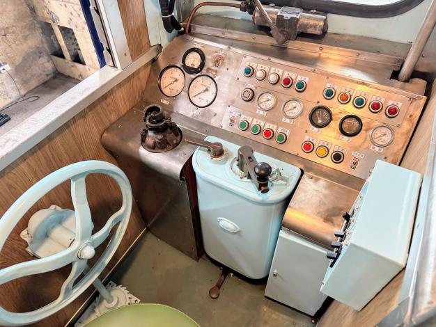4.國家鐵道博物館針對藍皮柴油客車的機電及動力系統，全面檢修並保留原始外觀，在兼顧安全及文資價值下完成修復作業。