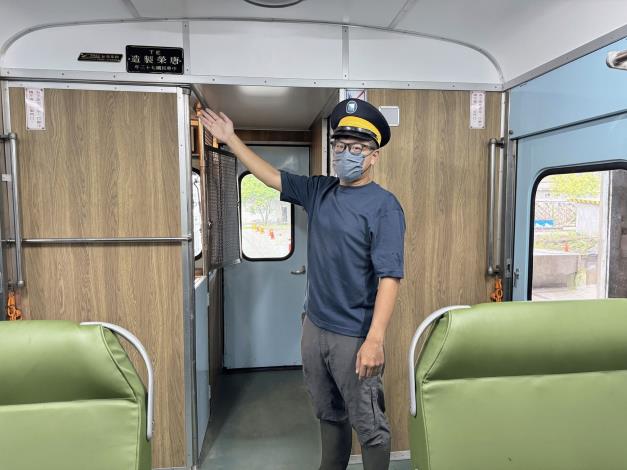 3.假日限定乘車體驗規劃於車輛運行時，將有專人在車上為遊客提供解說。