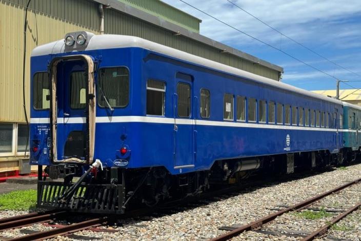DR2200型柴油客車