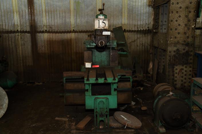 牛頭鉋床（Shaping machine）側面