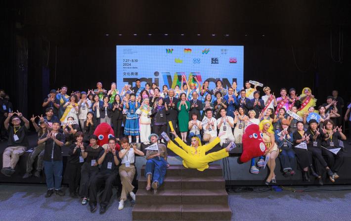 副總統蕭美琴為文化奧運代表團綬帶 盼讓世界看見臺灣