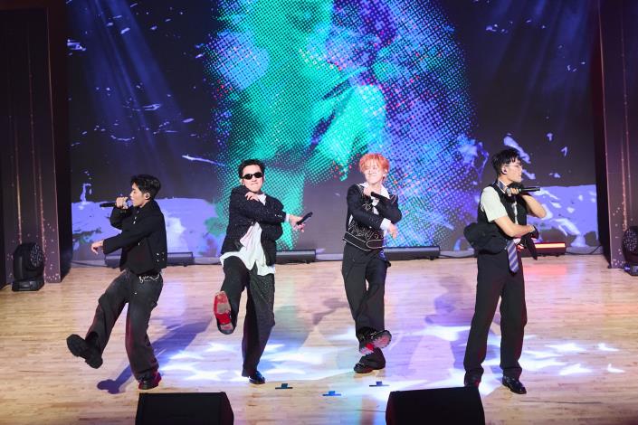 壓軸表演　U_NUS 