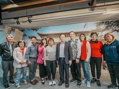 館長洪世佑與第十九任志工幹部合影