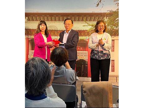 館長洪世佑主持第十九任會長交接