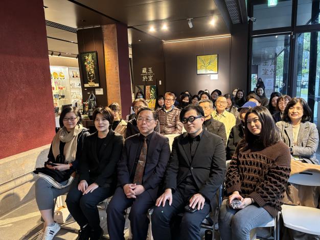 國立歷史博物館館長洪世佑(前排左三)與「史博館建材永續應用系列商品」新品發表會貴賓合影