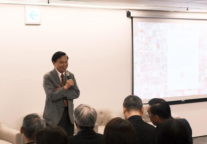 《藝術家》雜誌社發行人何政廣於《藝術家》雜誌50周年講座致詞。