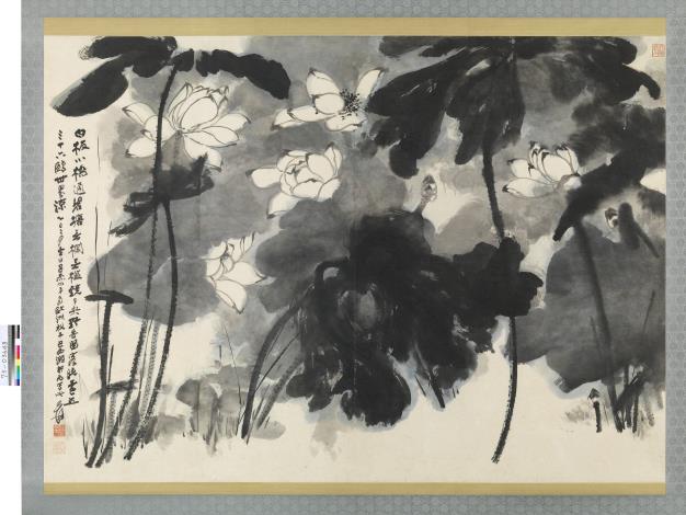 史博館針對張大千1965年作品《墨荷》的修護，恢復作品的展示完整性，也重新思考大型橫幅式掛軸的結構設計與保存機制。