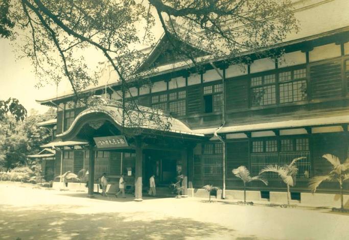 Wooden Japanese-style building in early days of the Museum