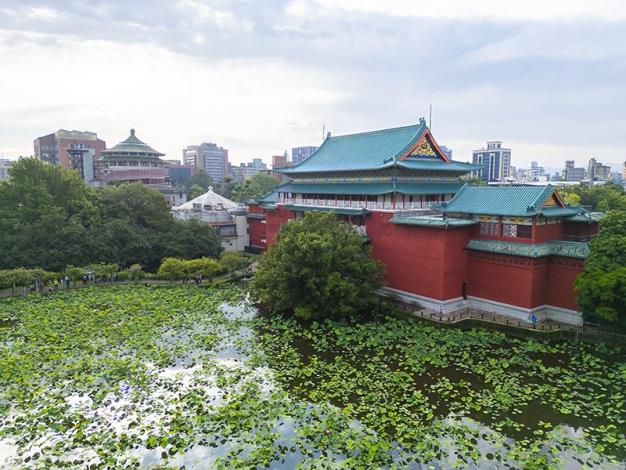 歴史博物館と植物園の現在