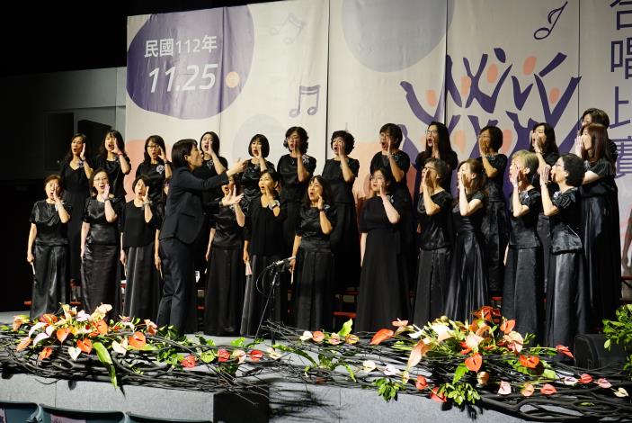圖二112年度全國社會組合唱比賽「樂齡組-銀質獎」得獎團隊-嘉義女聲合唱團