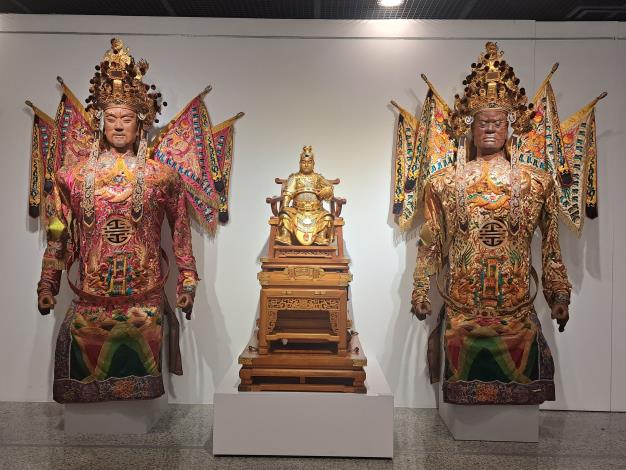 作品《南廠順天宮康元帥(左)、謝府元帥(中)、神轎及溫元帥(右)》