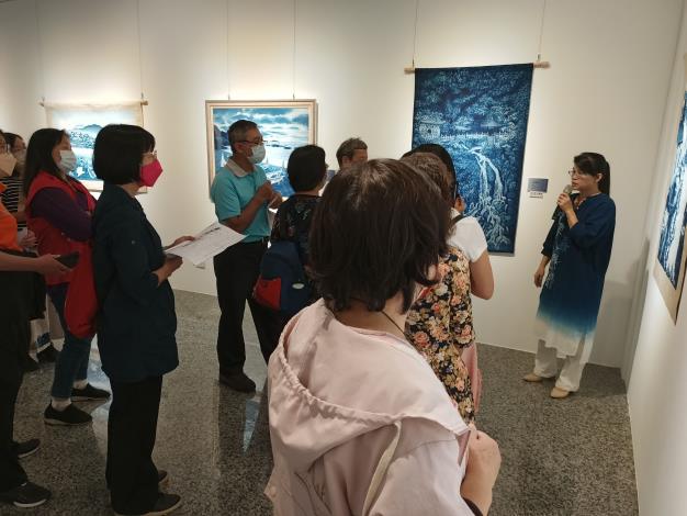 湯文君藍染創作展-志工導訓現場 (9)