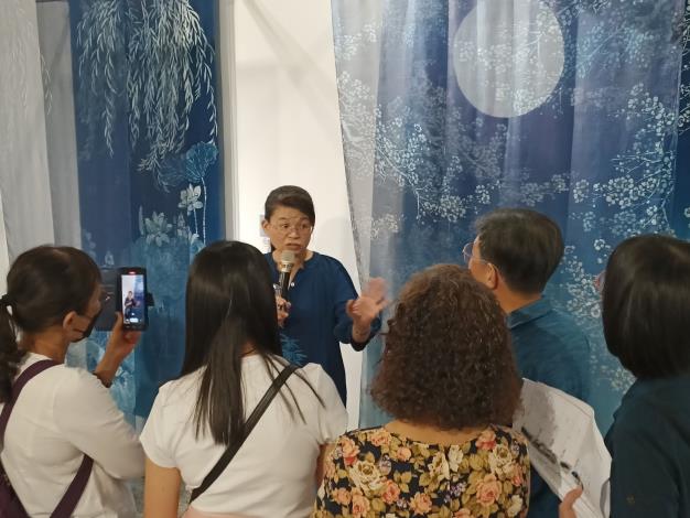 湯文君藍染創作展-志工導訓現場 (16)