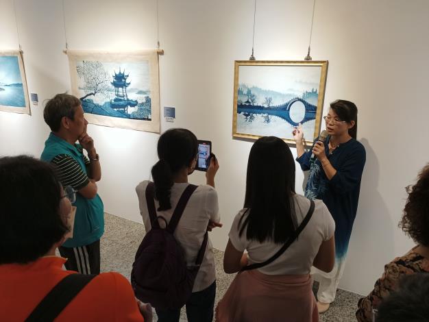 湯文君藍染創作展-志工導訓現場 (7)