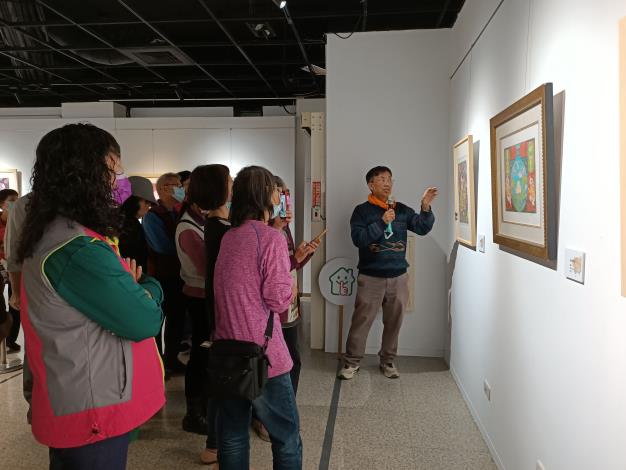 張芯晨版畫創作展-志工導訓現場 (20)