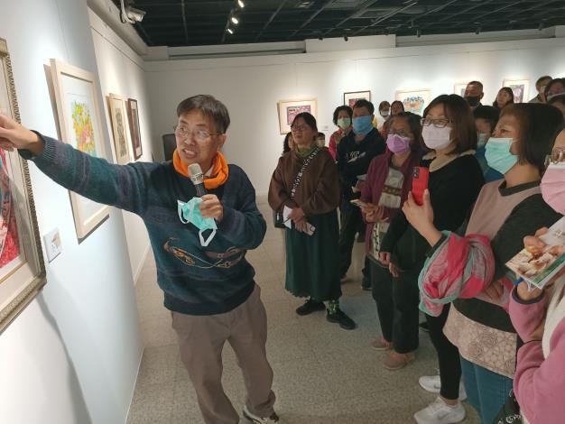 張芯晨版畫創作展-志工導訓現場 (17)