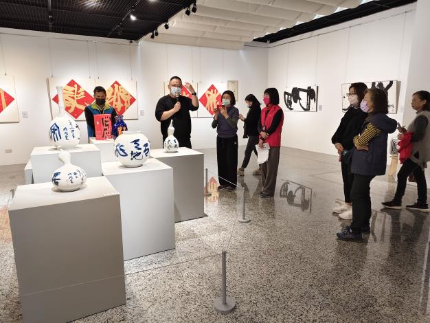 於同生知命書藝展-志工導訓現場 (19)