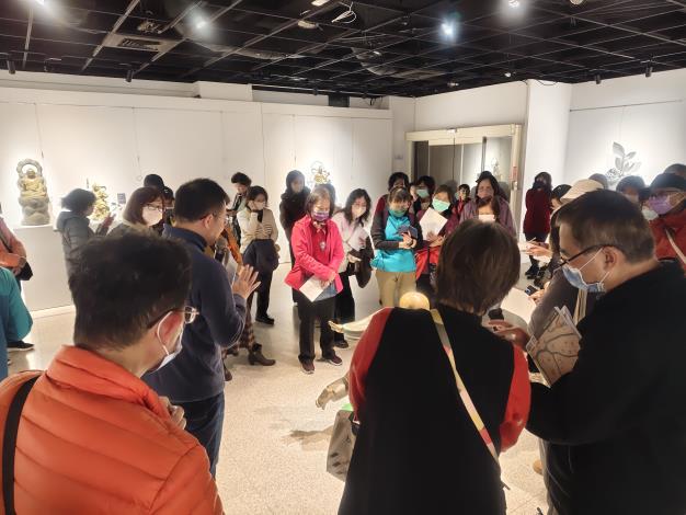 法成憲金屬雕塑創作展-志工導訓現場 (5)