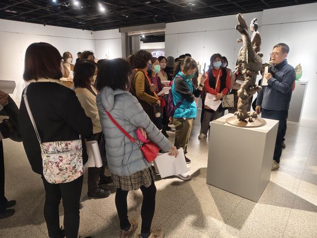 法成憲金屬雕塑創作展-志工導訓現場 (3)