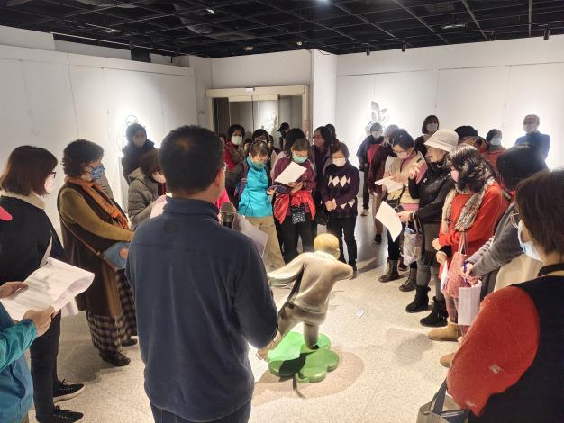 法成憲金屬雕塑創作展-志工導訓現場 (6)