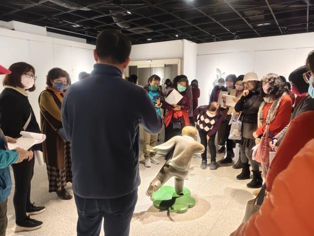 法成憲金屬雕塑創作展-志工導訓現場 (7)