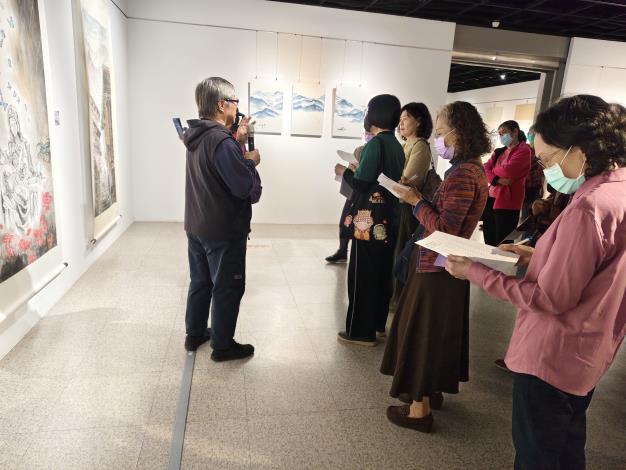 墨雲域境-墨雲畫會聯展-志工導訓現場 (11)