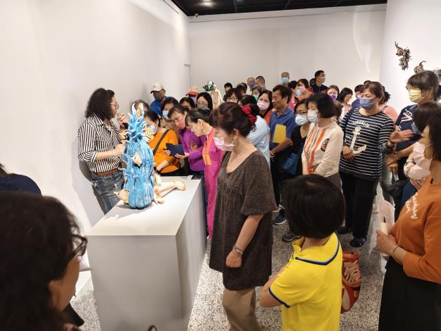 林時植陶藝複合媒材創作展-志工導訓現場 (9)