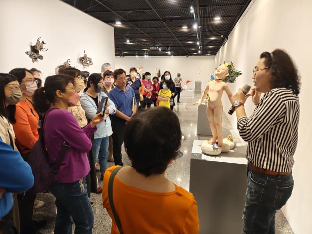 林時植陶藝複合媒材創作展-志工導訓現場 (8)