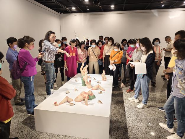 林時植陶藝複合媒材創作展-志工導訓現場 (15)