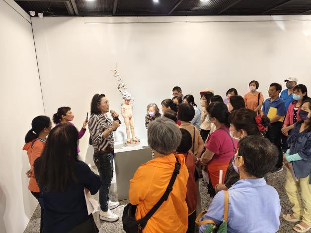 林時植陶藝複合媒材創作展-志工導訓現場 (14)