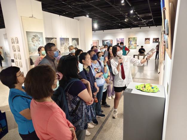 彰化藝術高中師生聯展-志工導訓現場 (17)