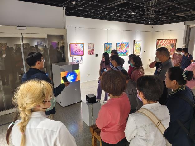 彰化藝術高中師生聯展-志工導訓現場 (27)