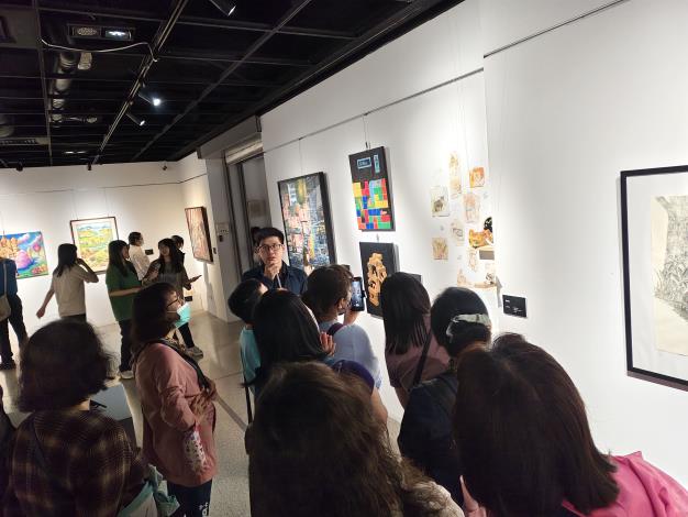 彰化藝術高中師生聯展-志工導訓現場 (34)