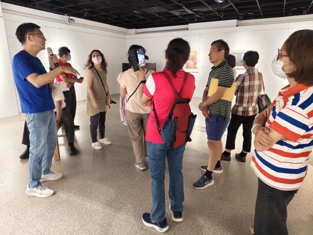 黃俊明數位藝術展-志工導訓現場 (21)