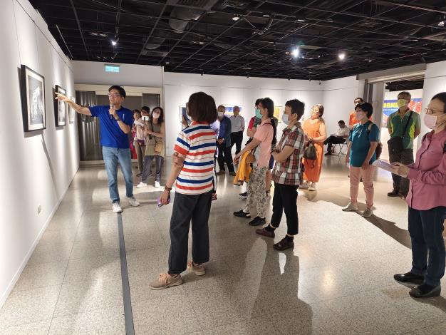 黃俊明數位藝術展-志工導訓現場 (20)